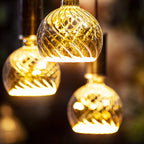 SEGULA LED Floating Globe 200 twisted smokey grau – E27, 6 W, 1.900 K, dimmbar – Bild 4