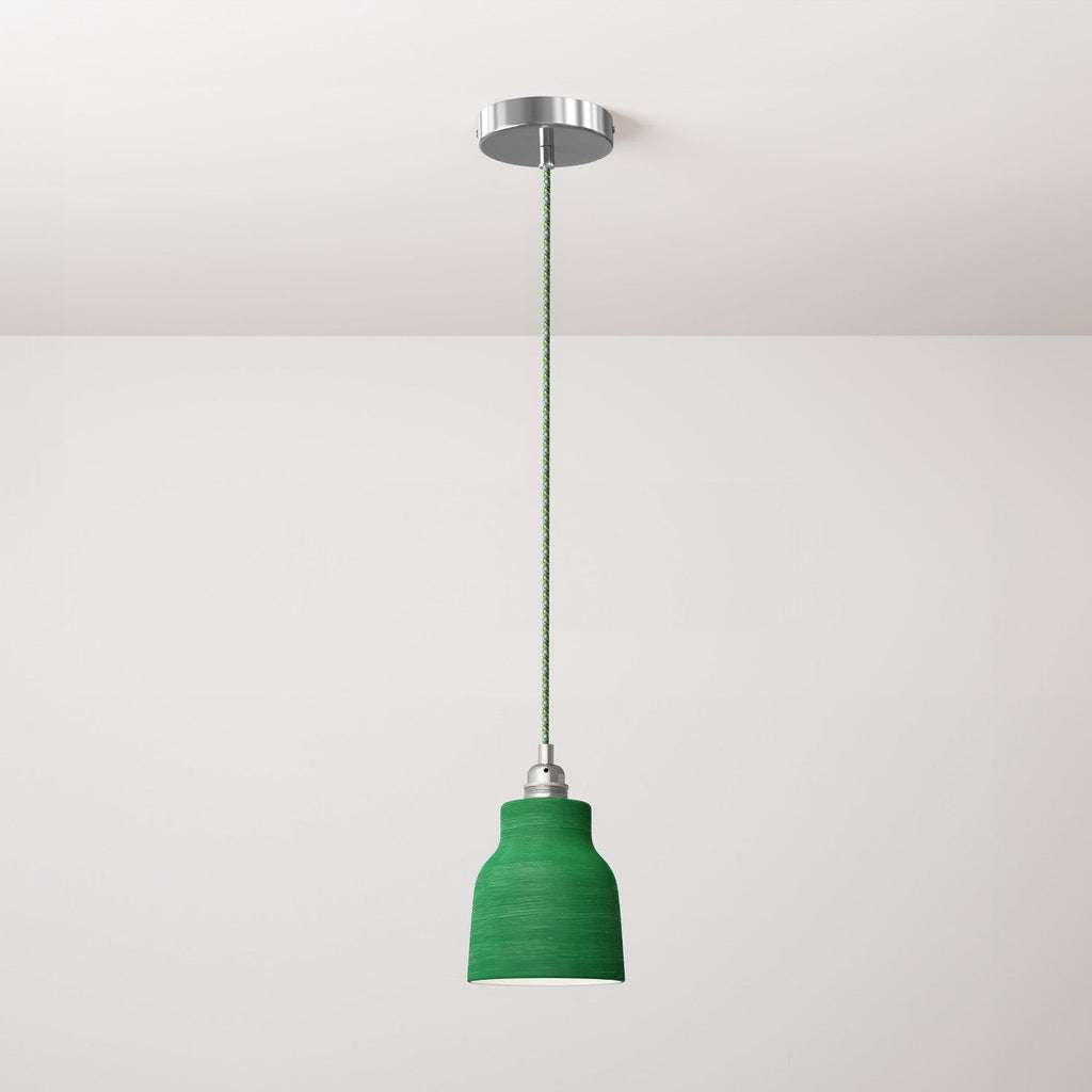 Pendellampe komplett mit Textilkabel, Vasen-Lampenschirm aus Keramik und Metalldetails – Gestreiftes Evergreen