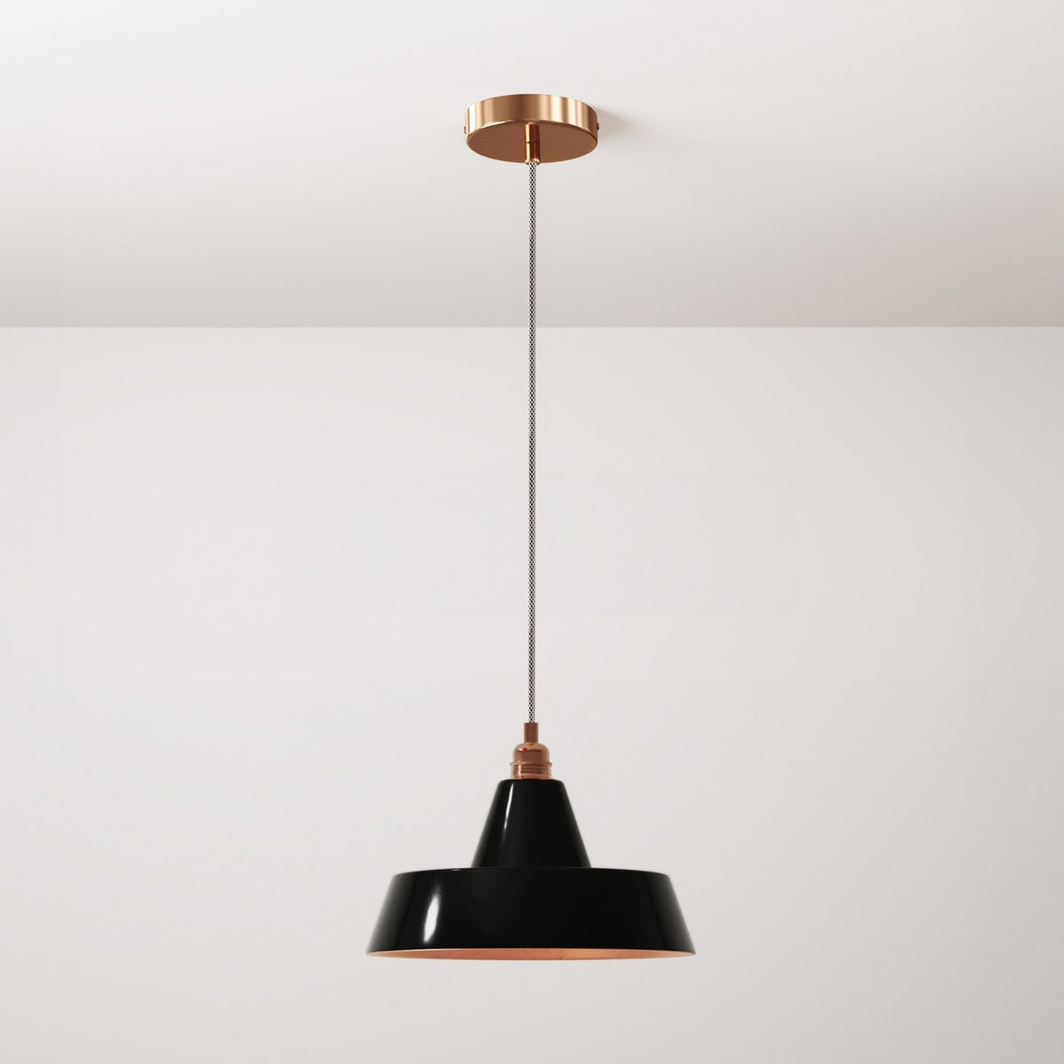 Pendelleuchte komplett mit Textilkabel, Keramikschirm Industrial und Metall-Details – Schwarz