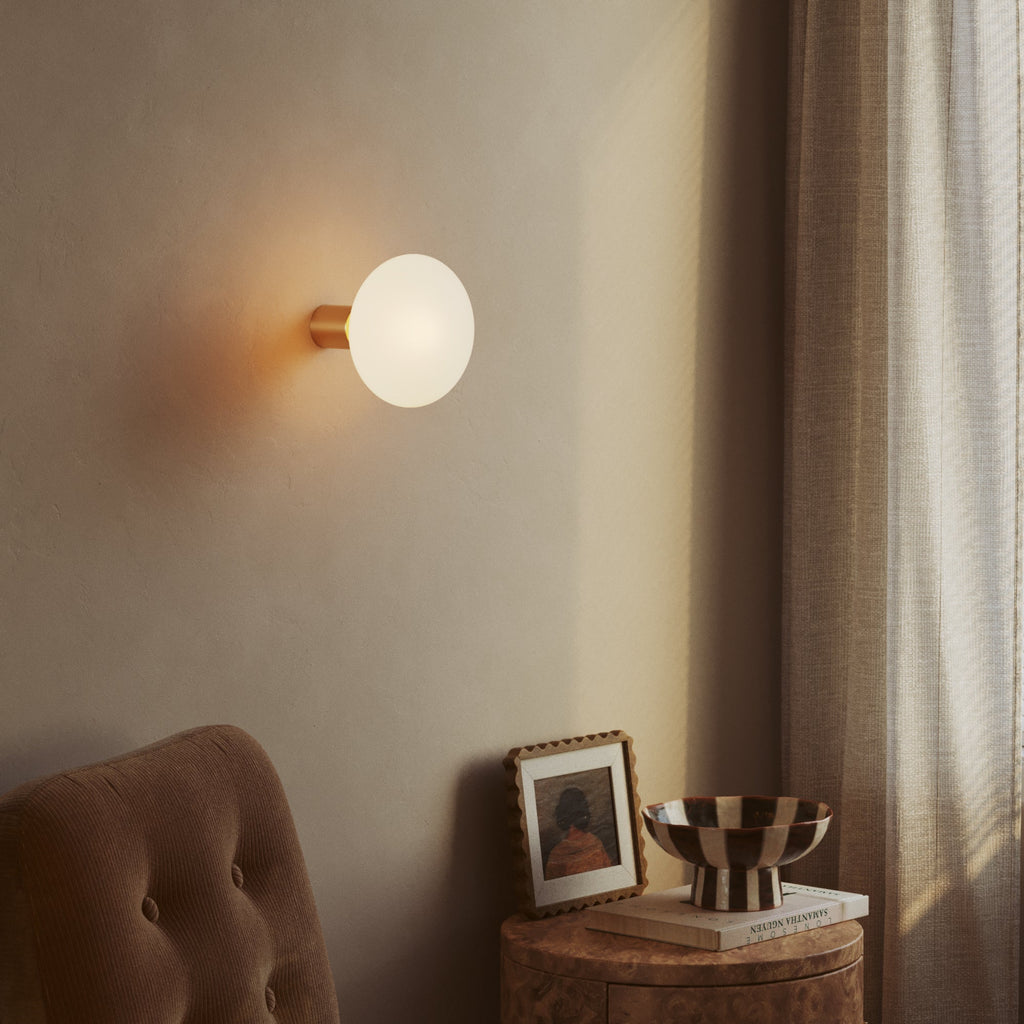 Metall-Wandleuchte mit LED-Glühbirne Ellipse in Porzellanoptik – Satinbronze – Ansicht 4