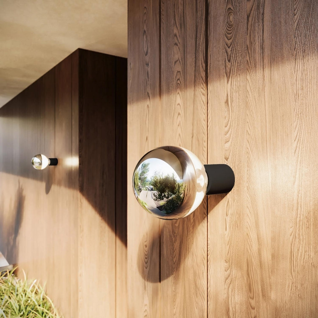 Wandlampe Schwarz mit sichtbarer Halbkugel-Glühbirne in Silber – Wasserdicht IP44 – IO – Ansicht 3