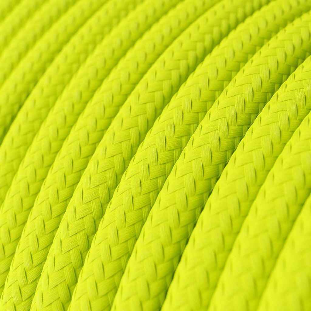 Glänzend fluoreszierend gelbes Elektrokabel – Ansicht 2