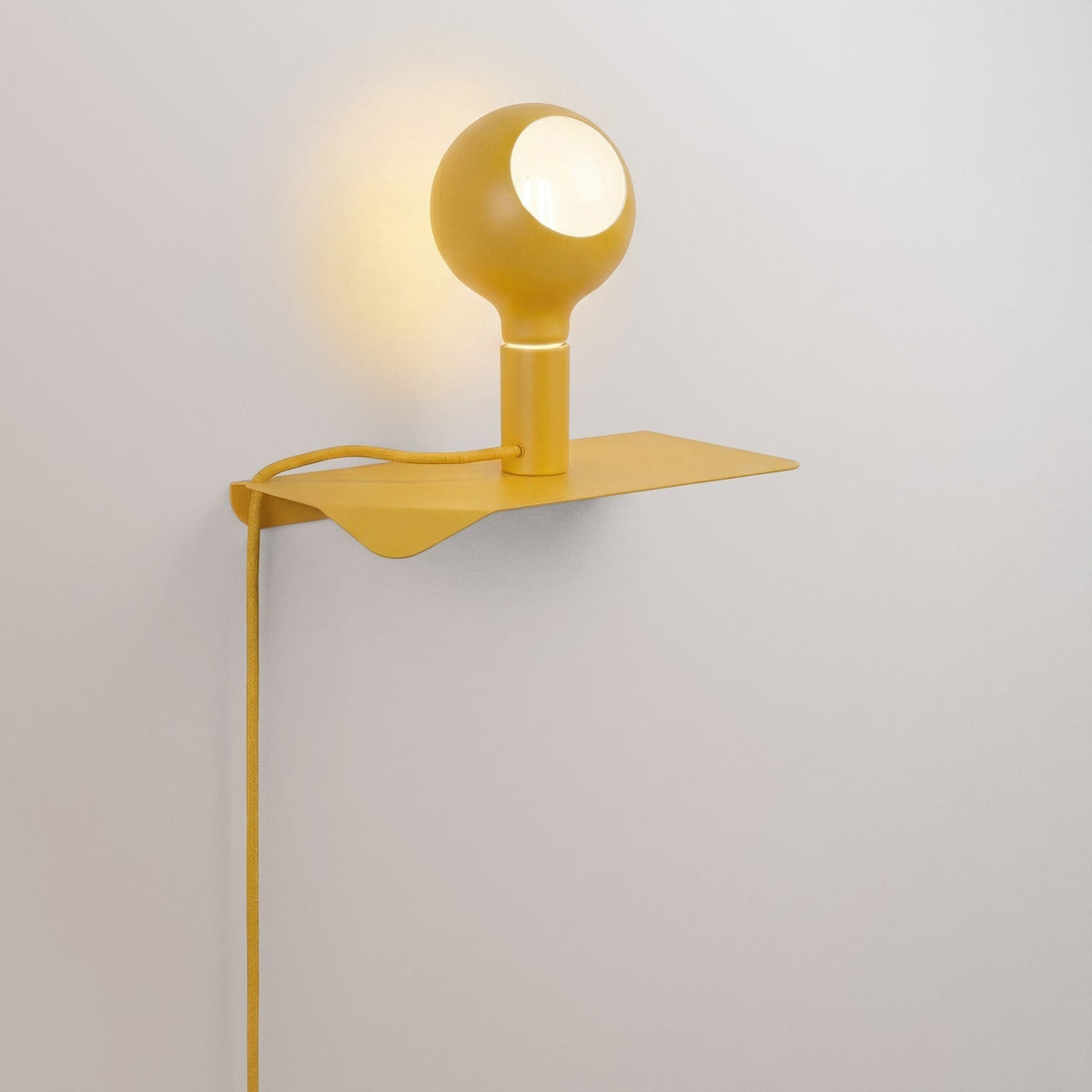 Combo Camo – Lampe mit Regal – Gelb