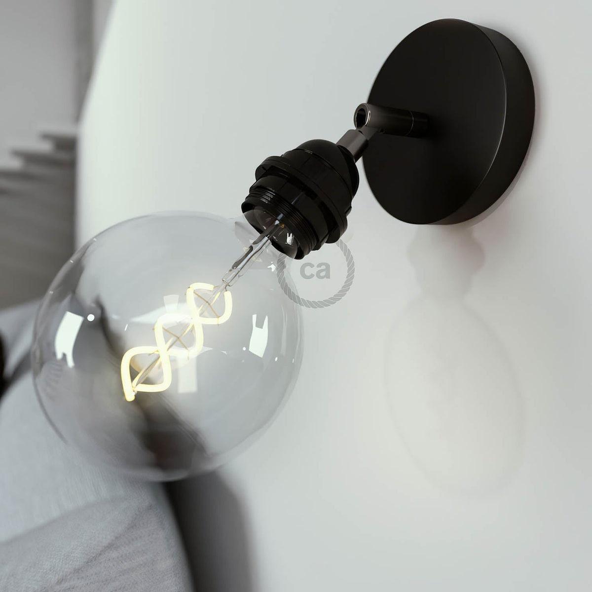 Fermaluce Metall 90° mit E27-Gewindefassung, schwenkbarer Lichtpunkt aus Metall – Schwarz – Ansicht 2