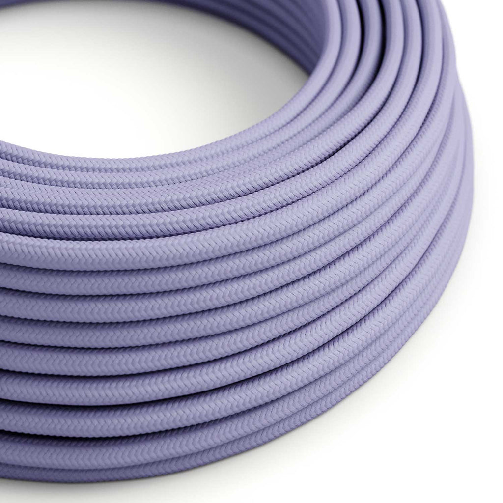 Glänzendes Lavendelfarbenes Kabel