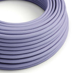 Glänzendes Lavendelfarbenes Kabel