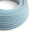 Glänzendes, farbiges Elektrokabel in Cyanblau und Reinweiß im Zickzack