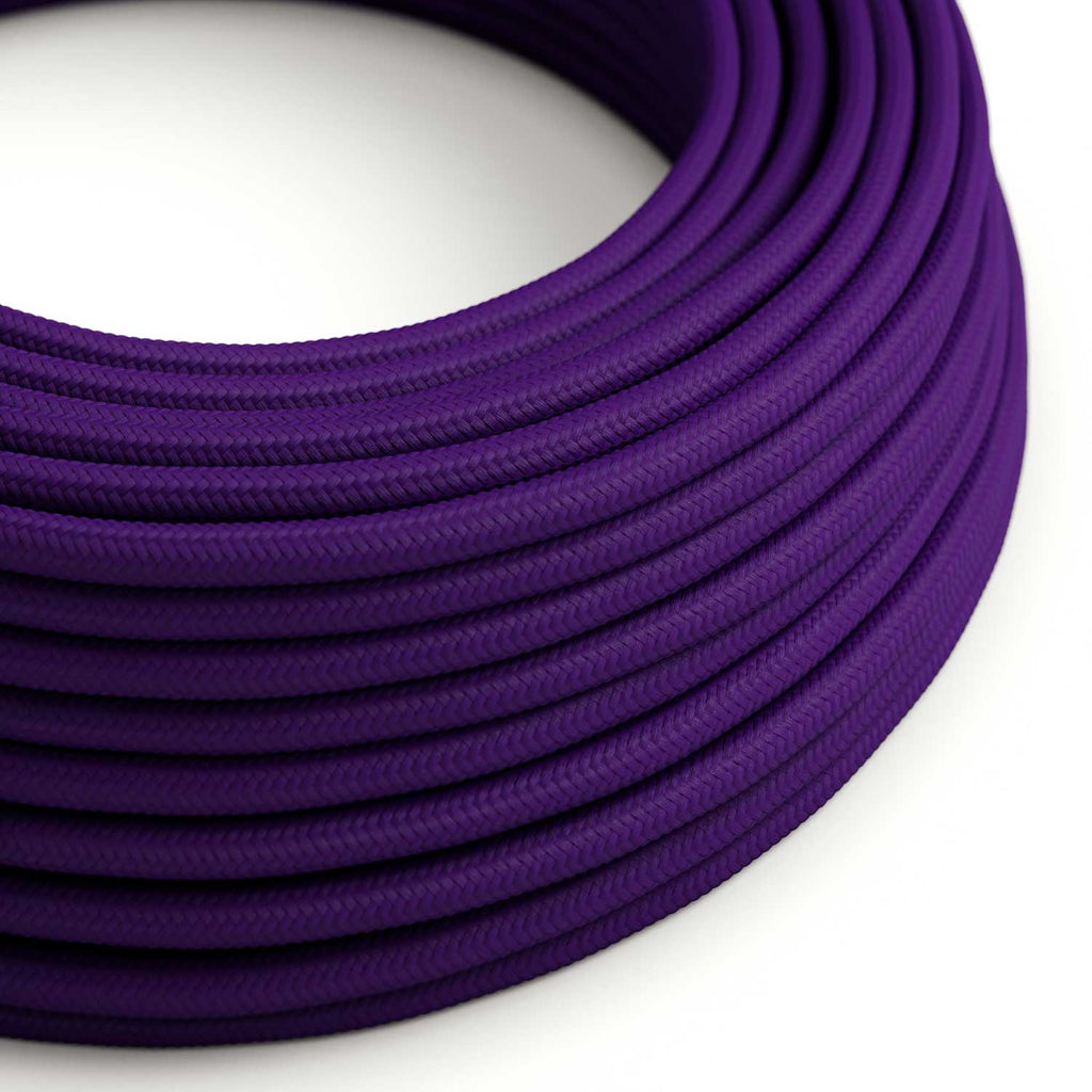 Glänzendes, mit Veilchenviolett überzogenes Kabel
