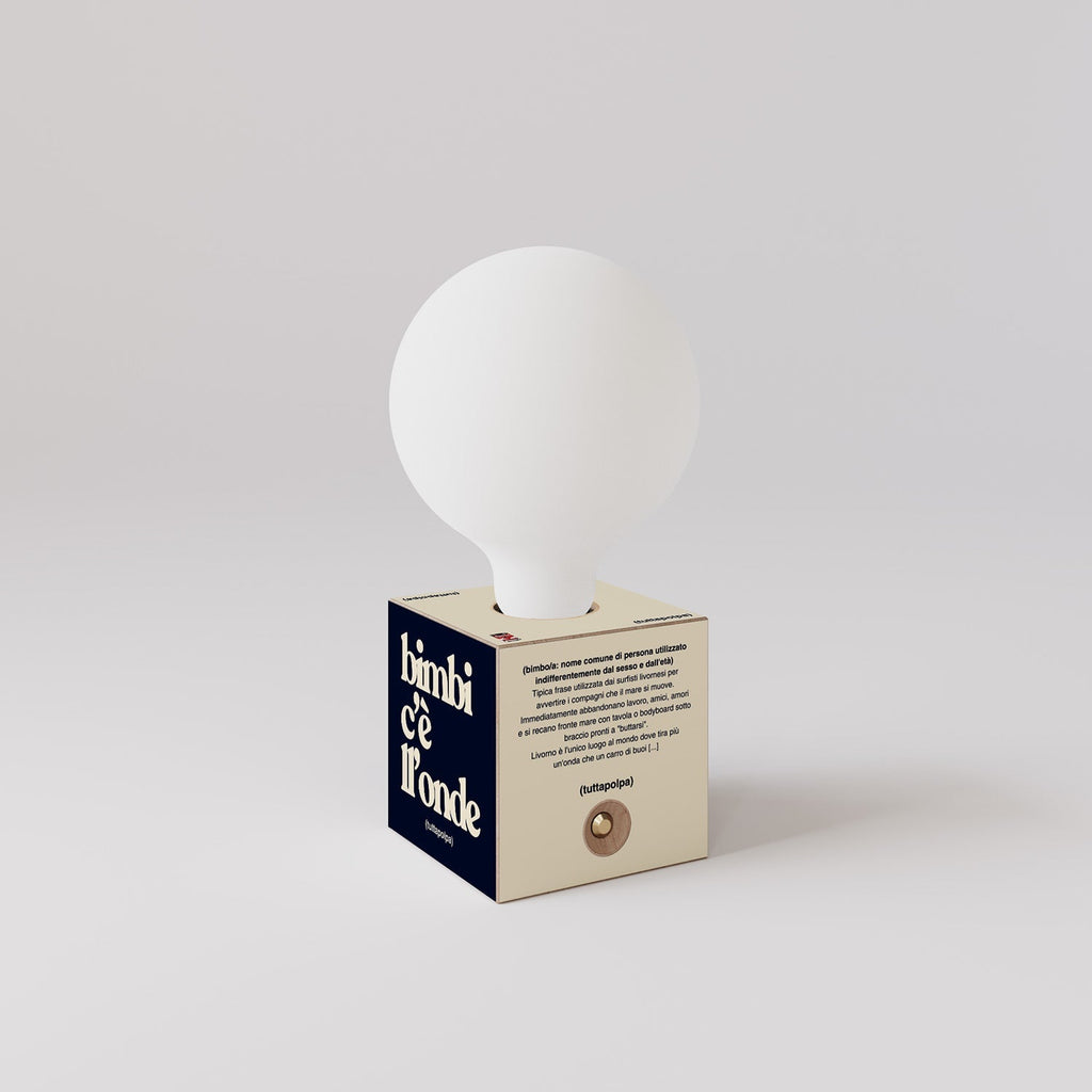 Kabellose Batterie-Lampe Cabless03 „Bimbi c’è l’onde“ mit Glühbirne in Porzellanoptik - Tuttapolpa – Ansicht 3
