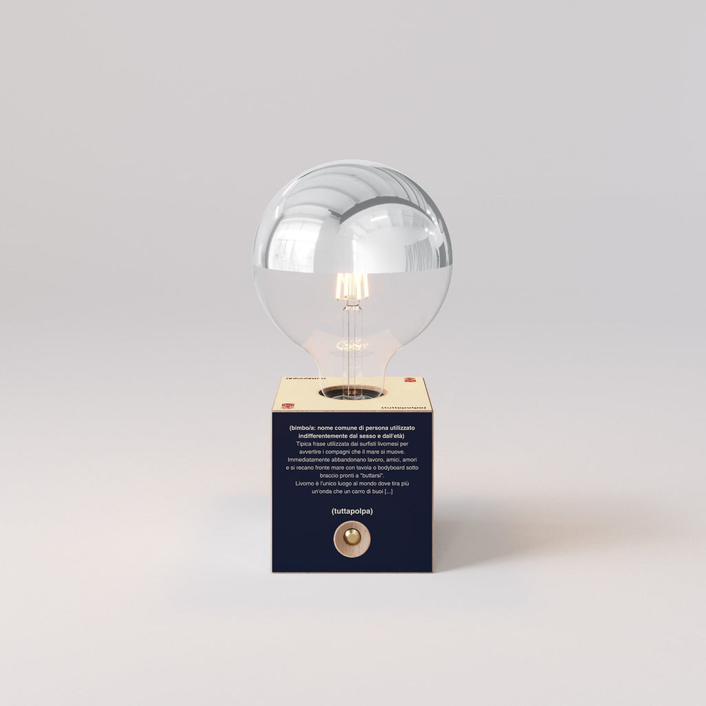 Kabellose Batterie-Lampe Cabless03 „Bimbi c’è l’onde“ mit halbglänzender Glühbirne in Silberkugel-Optik - Tuttapolpa – Ansicht 4