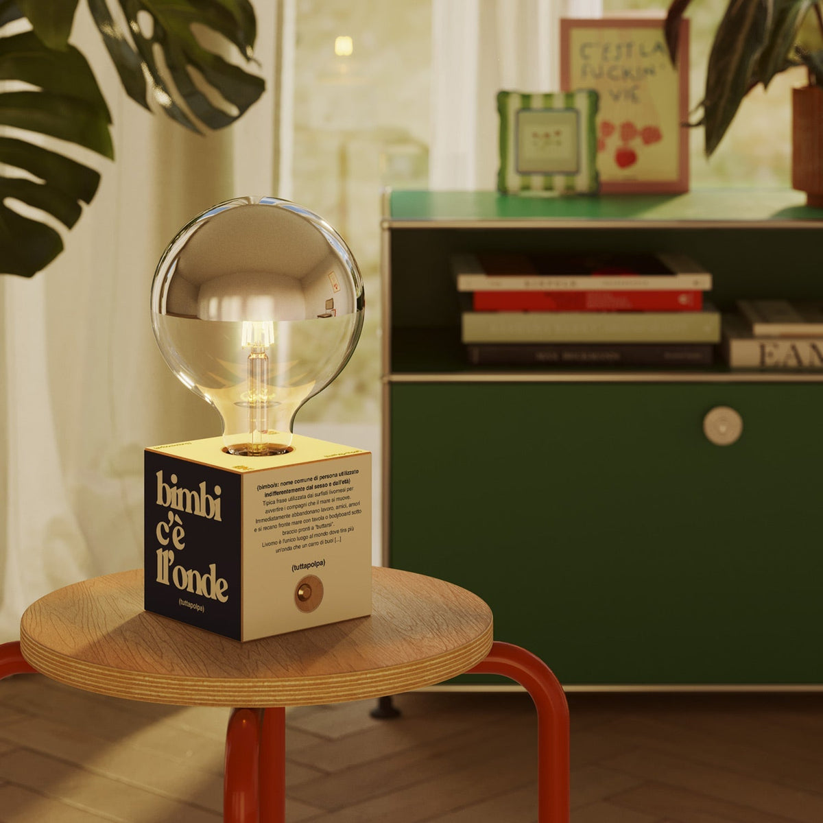 Kabellose Batterie-Lampe Cabless03 „Bimbi c’è l’onde“ mit halbglänzender Glühbirne in Silberkugel-Optik - Tuttapolpa – Ansicht 2