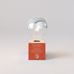 Kabellose Batterie-Lampe Cabless03 „Boia de“ mit halbglänzender Glühbirne in Silberkugel-Optik - Tuttapolpa – Ansicht 4