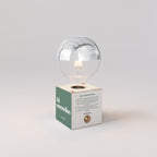 Kabellose Batterie-Lampe Cabless03 „Fai ammodino“ mit halbglänzender Glühbirne in Silberkugel-Optik - Tuttapolpa