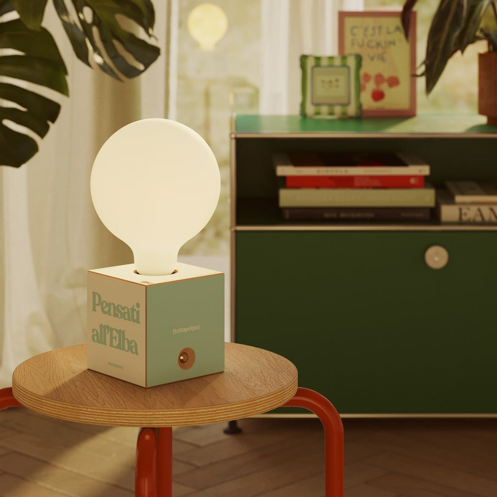 Kabellose Batterie-Lampe Cabless03 „Pensati all’Elba“ mit Glühbirne in Porzellanoptik - Tuttapolpa – Ansicht 2