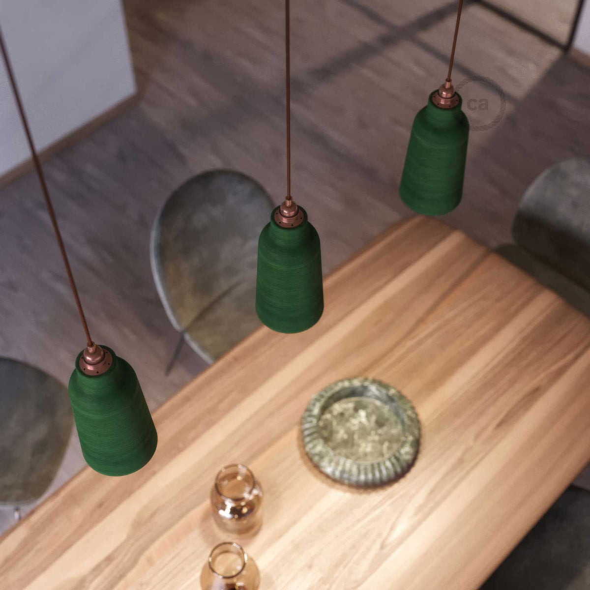 Komplette Pendelleuchte mit Textilkabel, Flaschenschirm aus Keramik und Metallakzenten – Evergreen gestreift – Ansicht 3