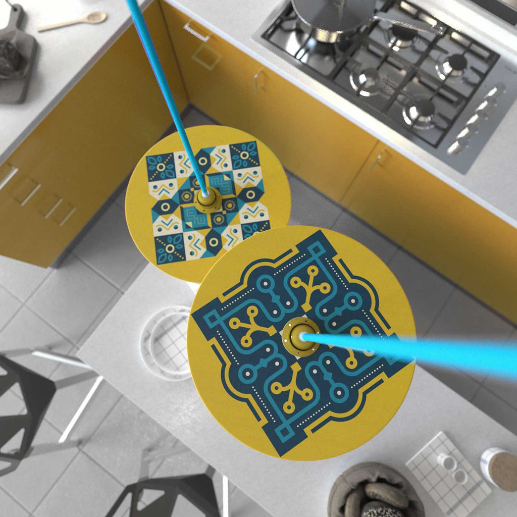 Pendelleuchte komplett mit Textilkabel, doppelseitigem Holzschirm UFO und Metallakzenten – ODD – Ansicht 3