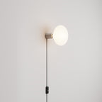 Leuchte mit Stecker mit metallischer Oberfläche und LED-Glühbirne Ellipse in Porzellanoptik – Satin-Titan