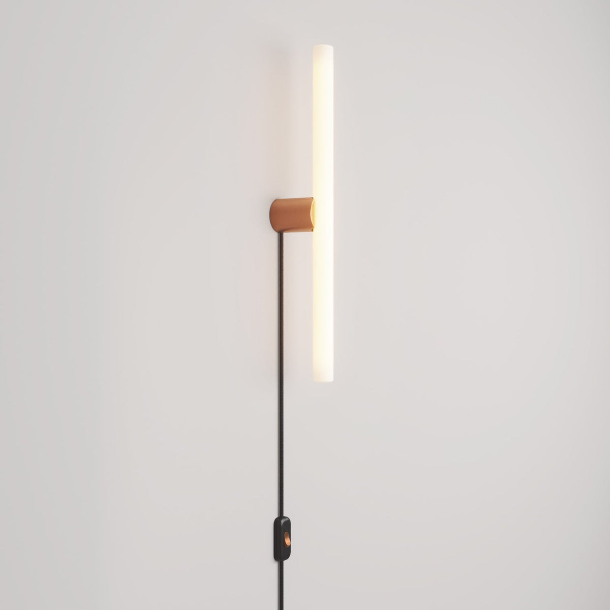 Steckerleuchte mit Metallfinish und linearer S14d LED-Lampe – Satin-Kupfer