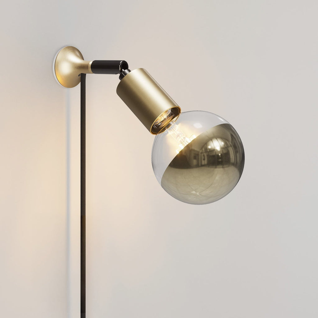MAG-Y Wandleuchte mit Gelenk und Halbkugelbirne – Gebürstetes Bronze