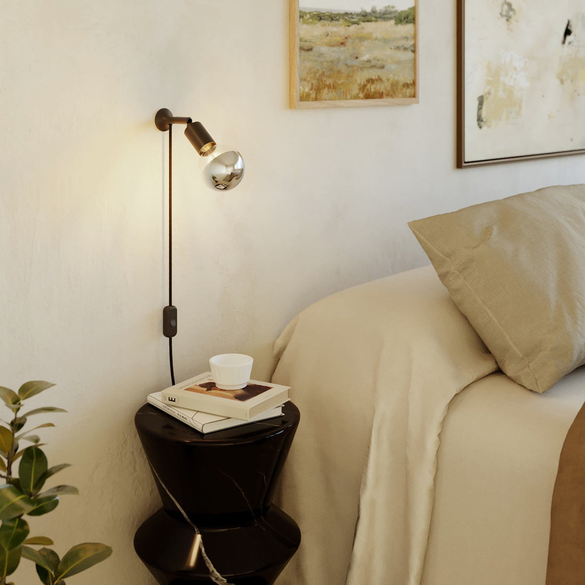 MAG-Y Wandleuchte mit Gelenk und Halbkugel-Lampe – Schwarz – Ansicht 2