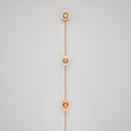 Wandleuchte Spostaluce mit Stecker, 3 Ghost-Glühbirnen und orangem Kabel