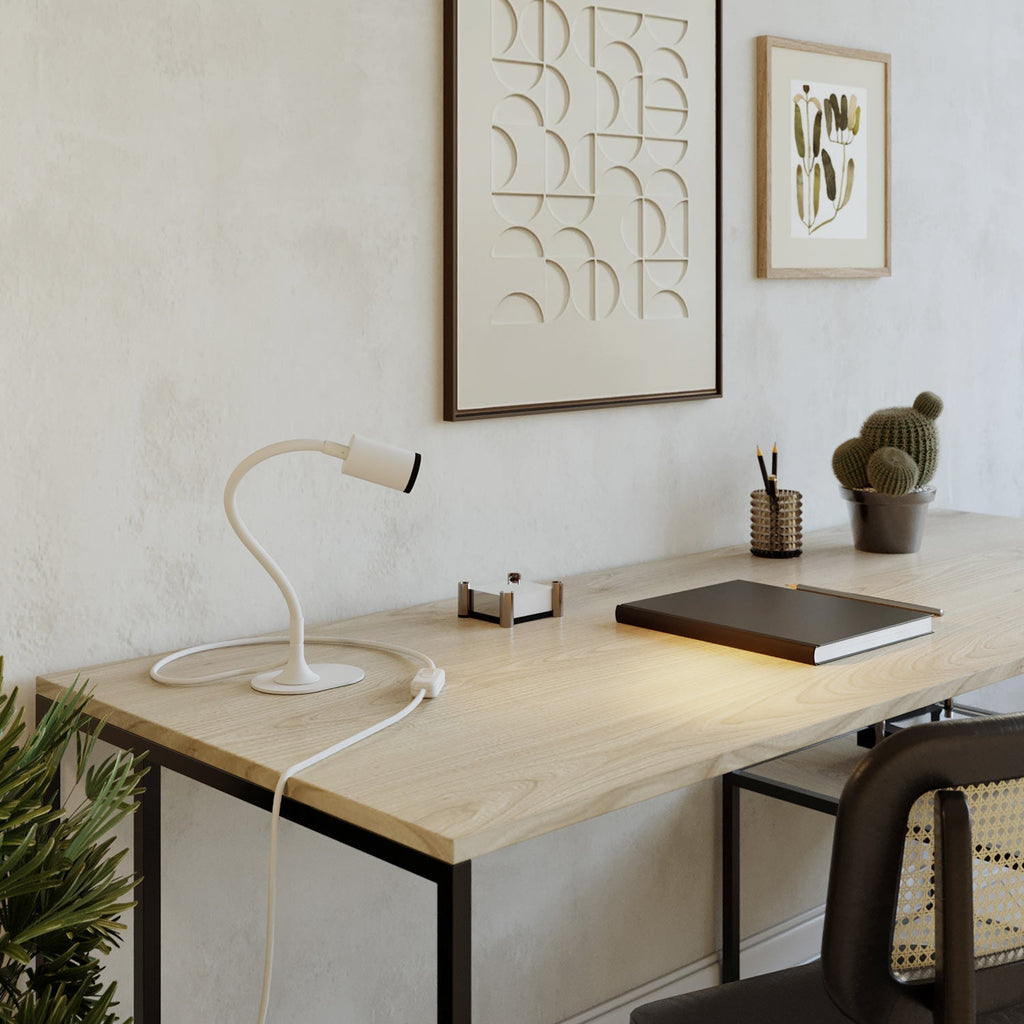 MAG-Y Schreibtischlampe mit Flex, ovalem Metallfuß und Spotlicht – Mattweiß – Ansicht 2