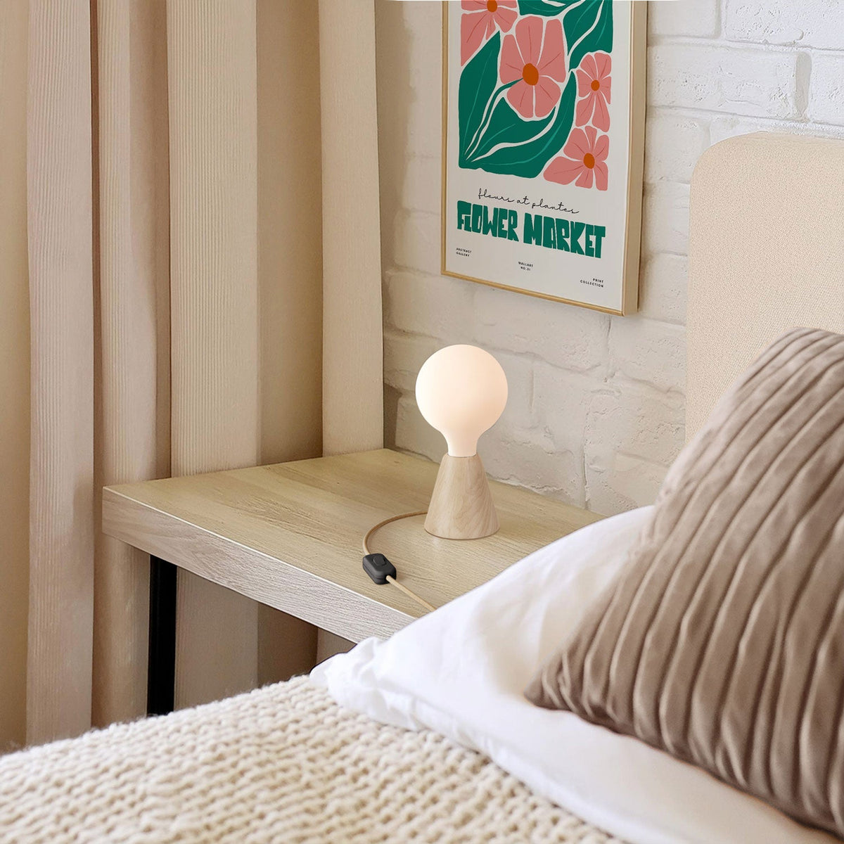 Tischleuchte mit Erlenholzfuß, Porzellan-Effekt-Lampe, RN06-Kabel und EU-Stecker – Ansicht 2