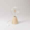 Tischlampe mit Basis aus Erlenholz, transparentem Leuchtmittel, RM01-Kabel und EU-Stecker