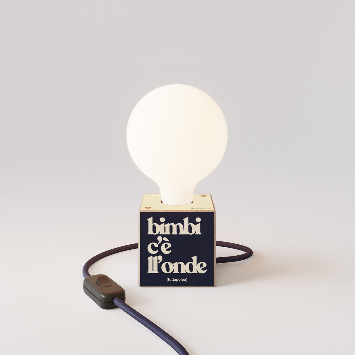 Tischlampe Cubetto „Bimbi c’è l’onde“ mit Glühbirne in Globusform mit Porzellan-Effekt – Tuttapolpa – Ansicht 4