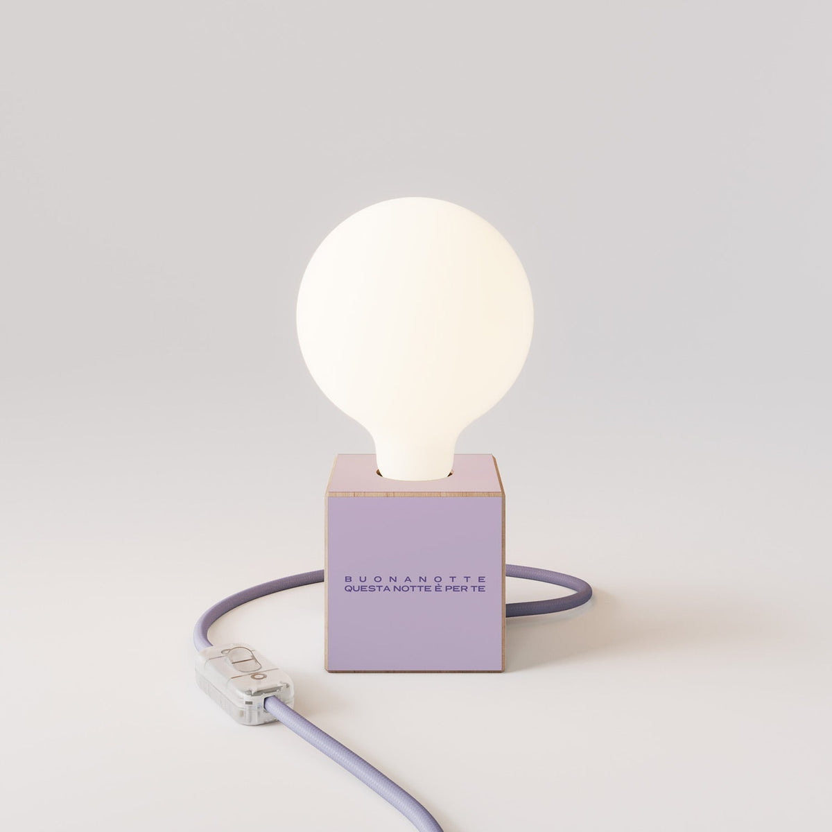 Tischlampe Cubetto „Buonanotte fiorellino“ mit Glühbirnen-Globe in Porzellanoptik - Santomanifesto – Ansicht 4