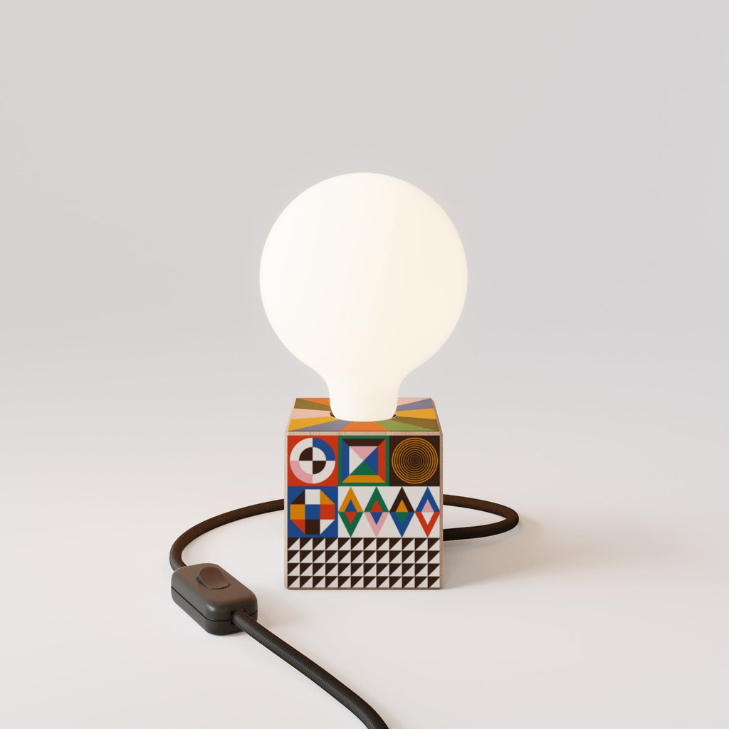 Cubetto Tischlampe mit Glühbirne Globo mit Porzellan-Effekt - PosterLad – Ansicht 4