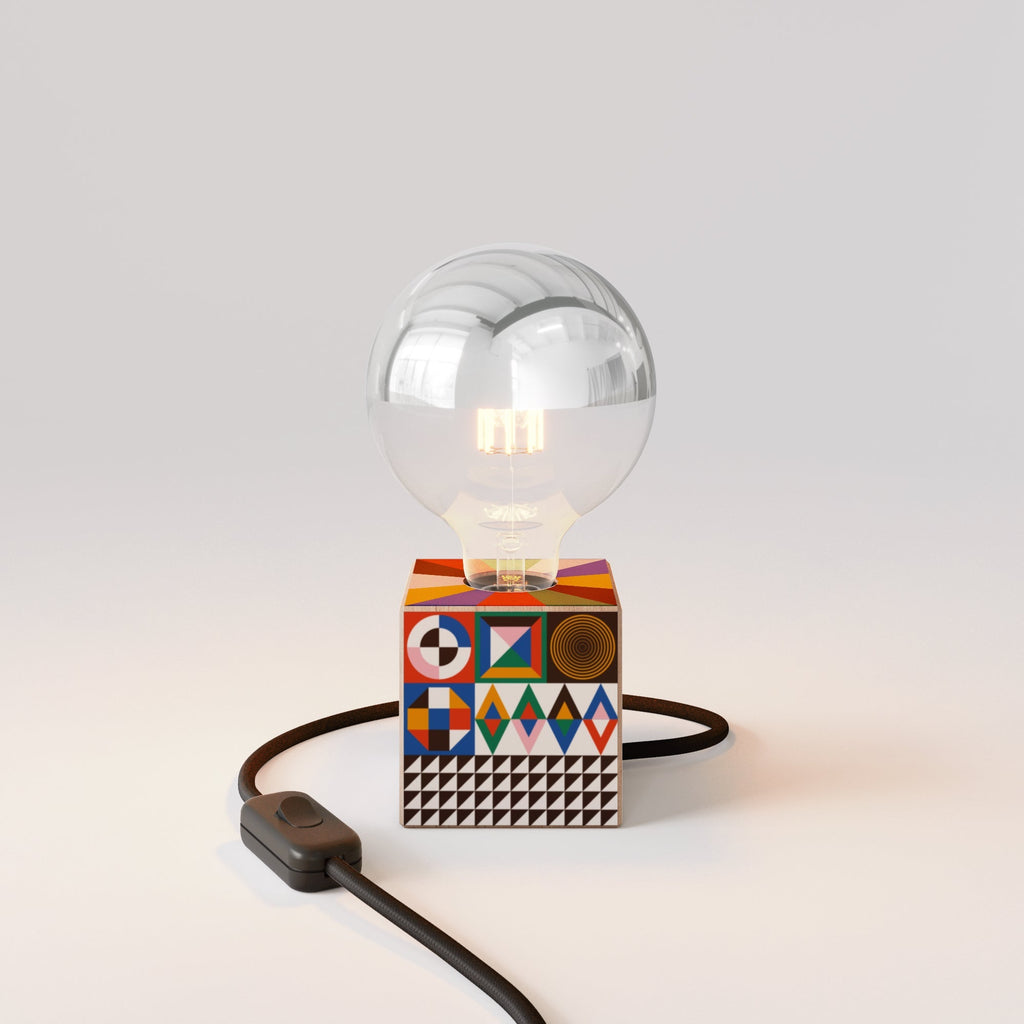 Cubetto Tischlampe mit Glühbirne Globo mit halbverspiegelter Silberkugel - PosterLad – Ansicht 4