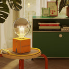 Tischlampe Cubetto „Può nascere un fiore“ mit Glühbirne Globe mit silberner Halbkugel - Santomanifesto – Ansicht 2