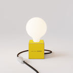 Tischlampe Cubetto „Ti odio amore mio“ mit Glühbirne Globe mit Porzellan-Effekt - Santomanifesto – Ansicht 4