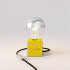 Tischlampe Cubetto „Ti odio amore mio“ mit halbverspiegelter Glühbirne in Globusform – Santomanifesto – Ansicht 4