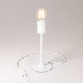 MAG-Y Tischlampe mit rundem Metallfuß und Vorbereitung für Lampenschirm – Mattweiß