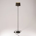 Stehlampe MAG-Y mit rundem Metallfuß und Athena-Lampenschirm – Schwarz