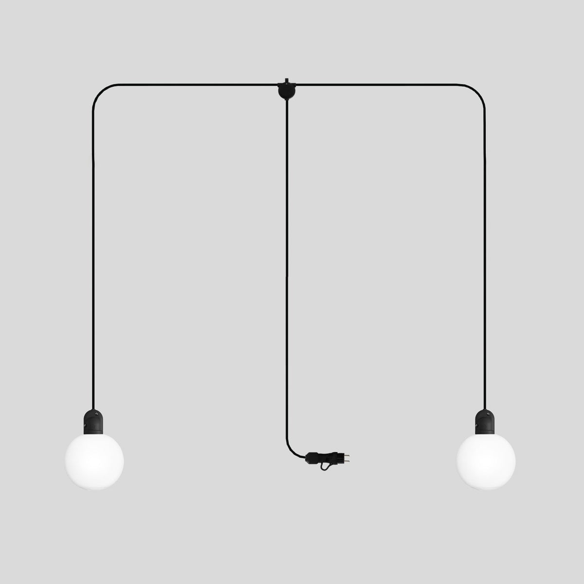 Plug-in-Lampe für den Außenbereich Modulair IP65 mit 2 Pendeln, bruchsicheren Unbreak-a-Ball-Lampenschirmen und SM04-Kabel