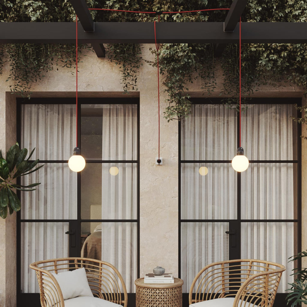 Modulair Outdoor-Stringlight IP65 mit 2 Abhängern, Unbreak-a-Ball bruchsichere Schirme und SM09 Kabel – Ansicht 2