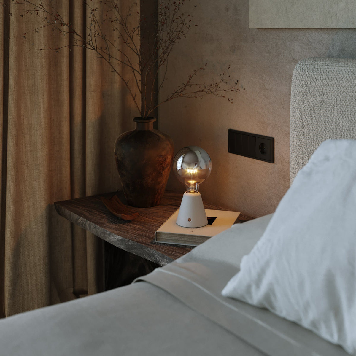 Tragbare, wiederaufladbare Lampe Cabless01 mit Globe-Halbkugel-Glühbirne in Silber – Weiß – Ansicht 2
