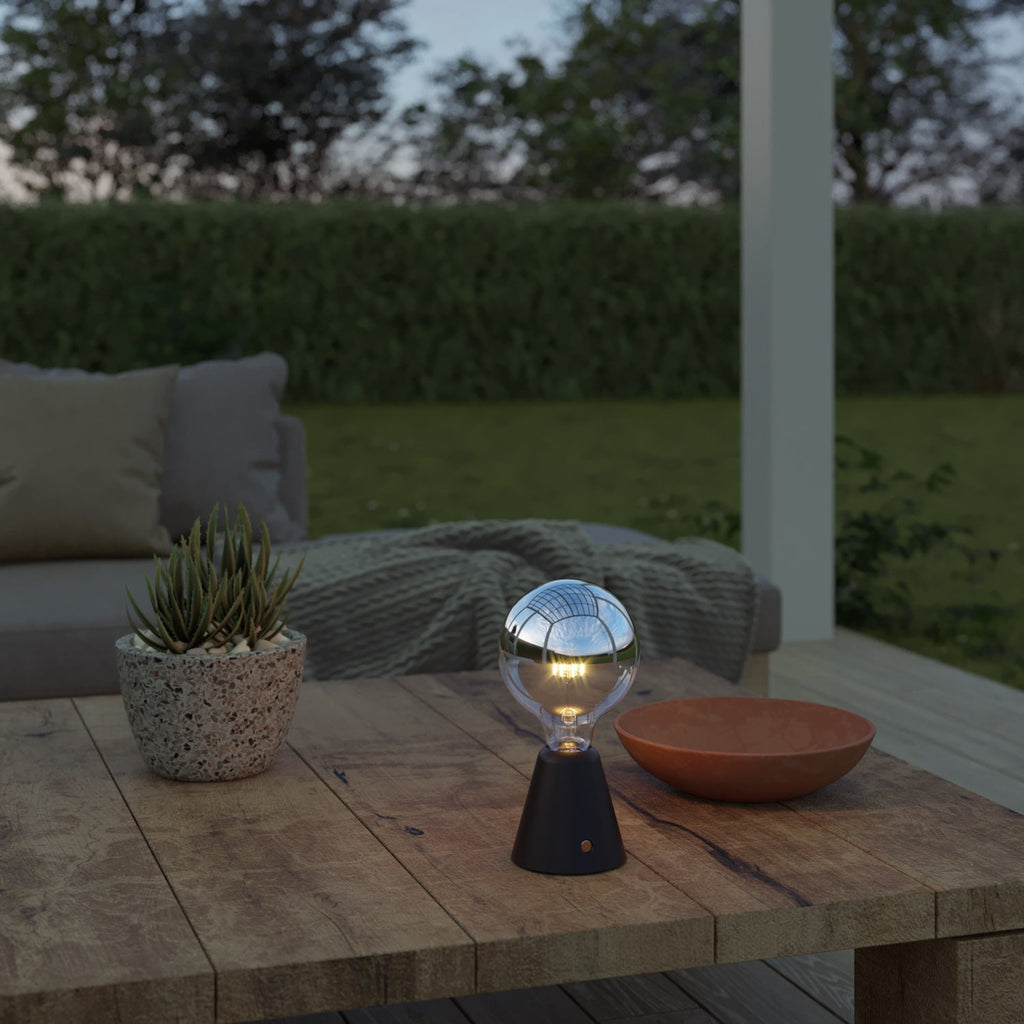 Tragbare, wiederaufladbare Lampe Cabless01 mit Halbglobe-Silberbirne – Schwarz – Ansicht 3