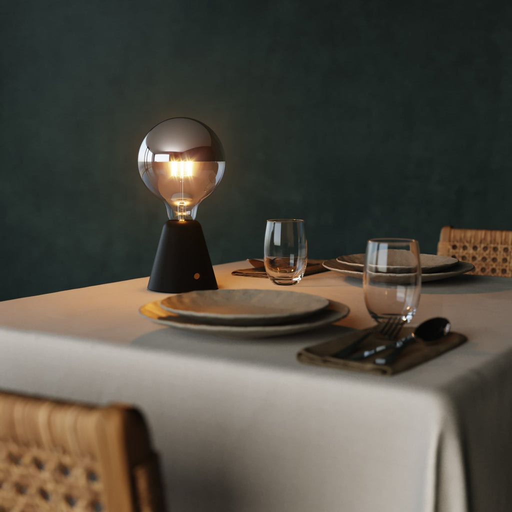 Tragbare, wiederaufladbare Lampe Cabless01 mit Halbglobe-Silberbirne – Schwarz – Ansicht 4
