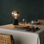 Tragbare, wiederaufladbare Lampe Cabless01 mit Halbglobe-Silberbirne – Schwarz – Ansicht 4