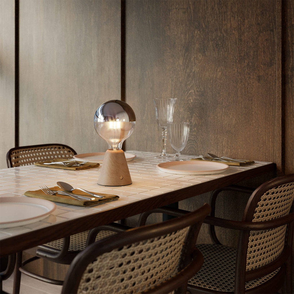 Tragbare, wiederaufladbare Lampe Cabless01 mit Halbglobe-Silberbirne – Neutral – Ansicht 5
