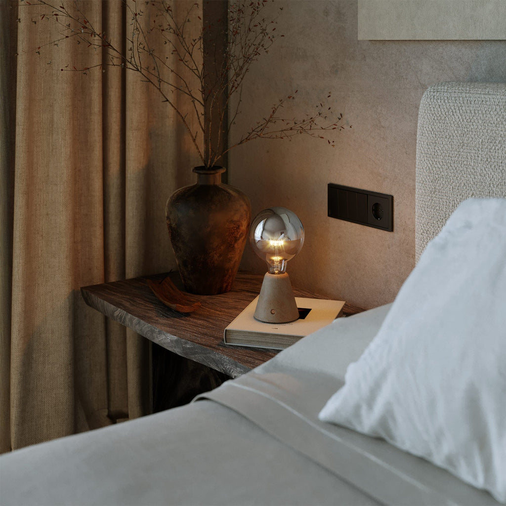 Tragbare, wiederaufladbare Lampe Cabless01 mit Halbglobe-Silberbirne – Neutral – Ansicht 2