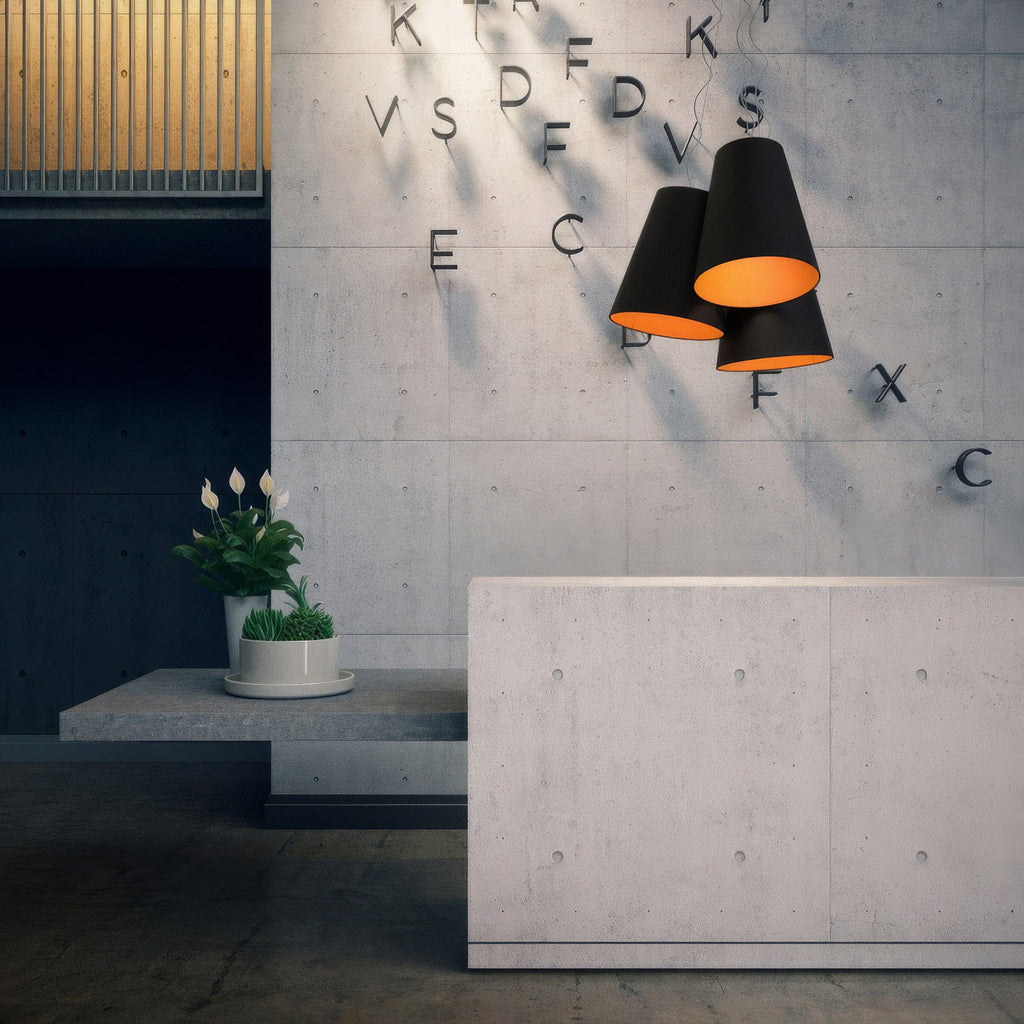 Trittico-Deckenlampe mit kegelförmigen Lampenschirmen in Anthrazit und Mandarine – Made in Italy – Ansicht 3