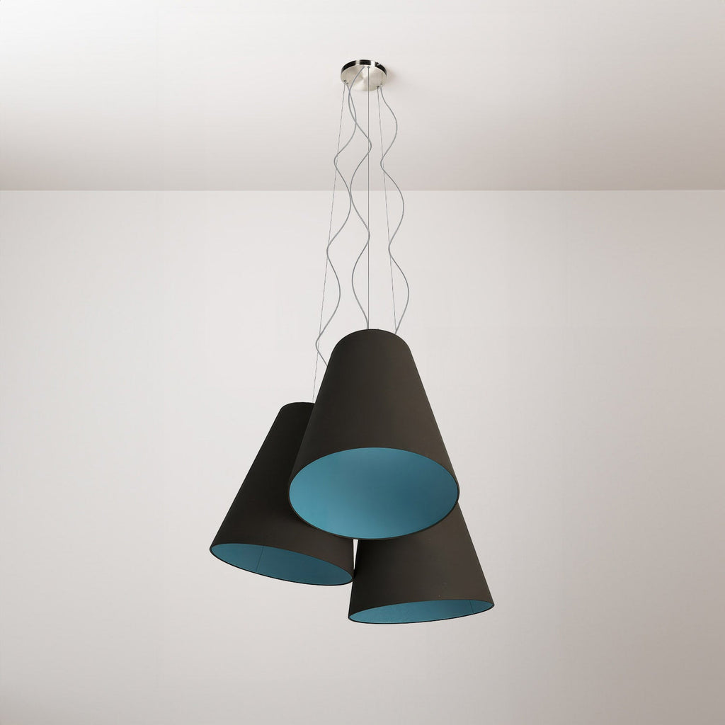Trittico Kronleuchter mit doppelfarbigen Kegelschirmen in Asche und Himmelblau – Made in Italy