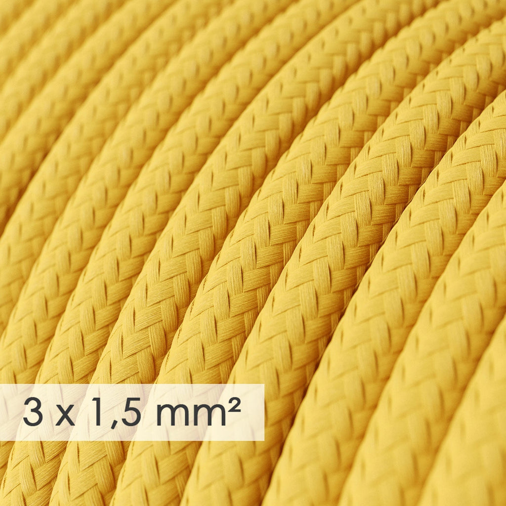 Deutsche Mehrfachsteckdose mit glänzend gelbem Textilkabel und Schuko-Stecker mit Komfort-Ring – Ansicht 2
