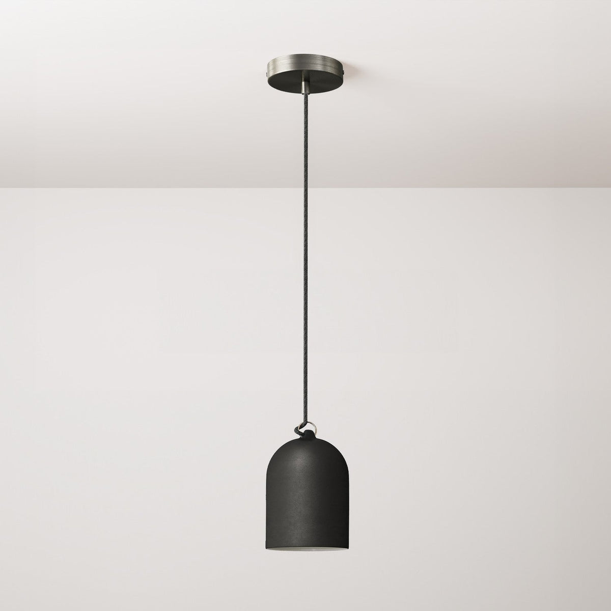 Komplette Pendelleuchte mit Textilkabel und Mini Campana XS-Keramikschirm – Tafel