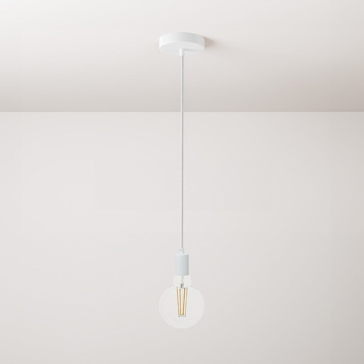 Pendelleuchte komplett mit Textilkabel und monochromen Metall-Finishes – Weiß